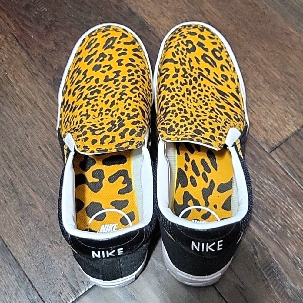 Ladies Nike slip on shoes